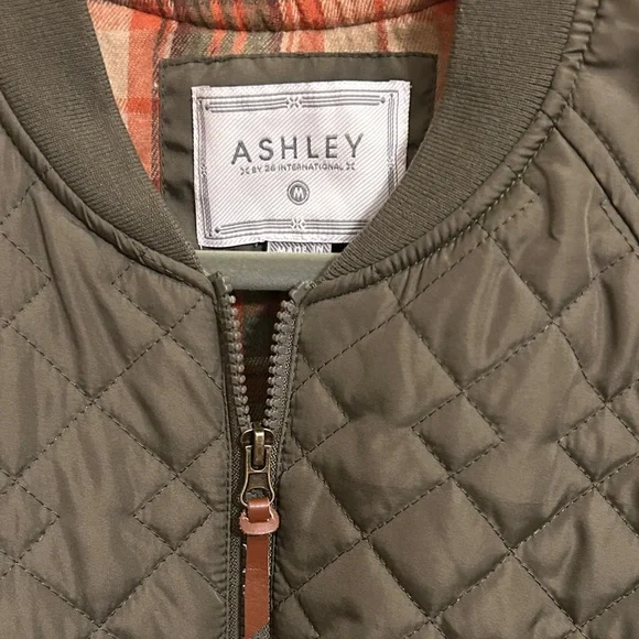 Ashley By 26 International Women’s Quilted Olive Green, Zip Up, Jacket, Size M. - Picture 2 of 6
